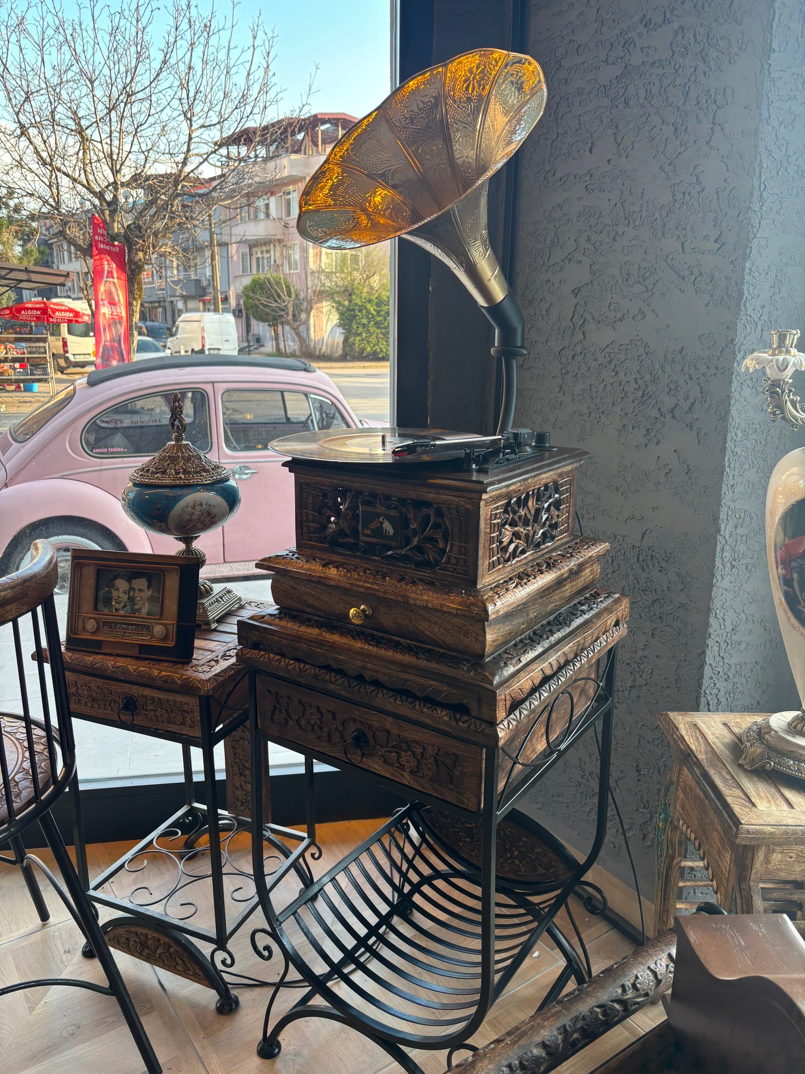 ÖZEL İŞLEMELİ GRAMFON TAKIM